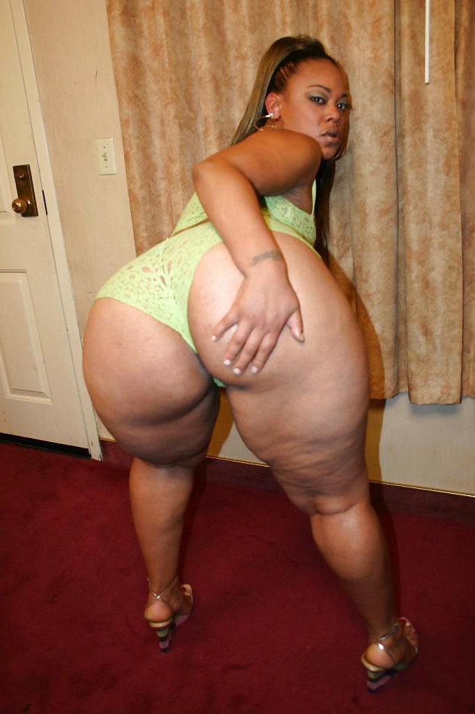 19P Built like a BRICK SHITHOUSE:  BIG RED