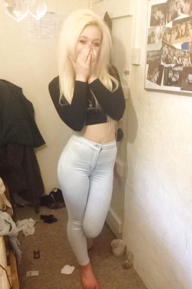 20P British chav horny slags 