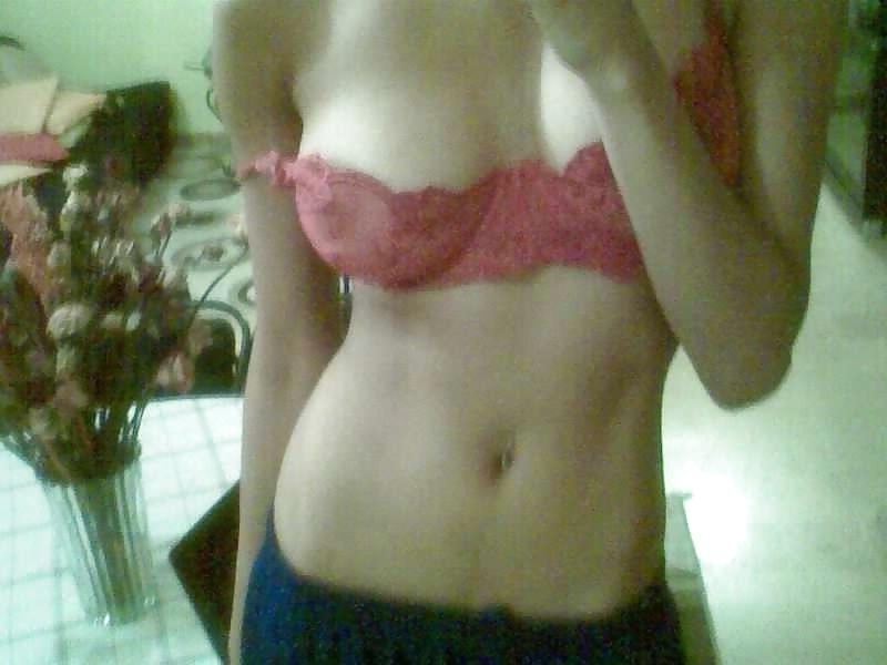 25P Anonymous Cleavage Slut Teases