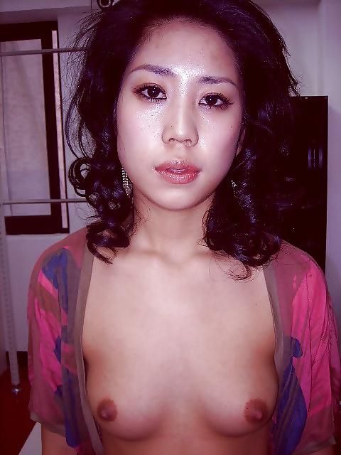 8P Korean Teacher Shows Her Perky Boobs After Class