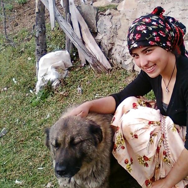16P Turbanli turkish frau
