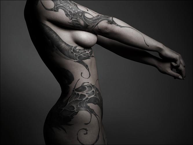 25P More classic female form in B&W