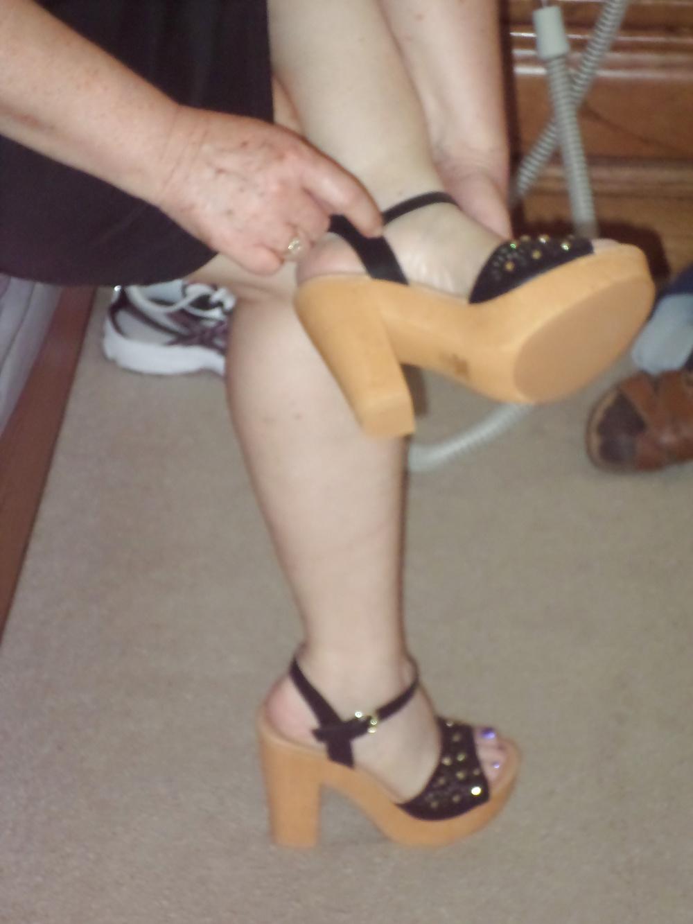 9P Getting Dressed:Skirt or Dress? But Never Any Panties!!