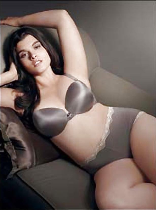 25P Women in underwear