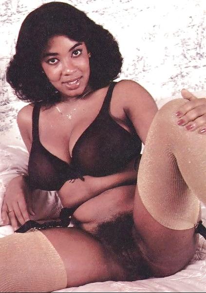 25P Retro Babes in Color 3