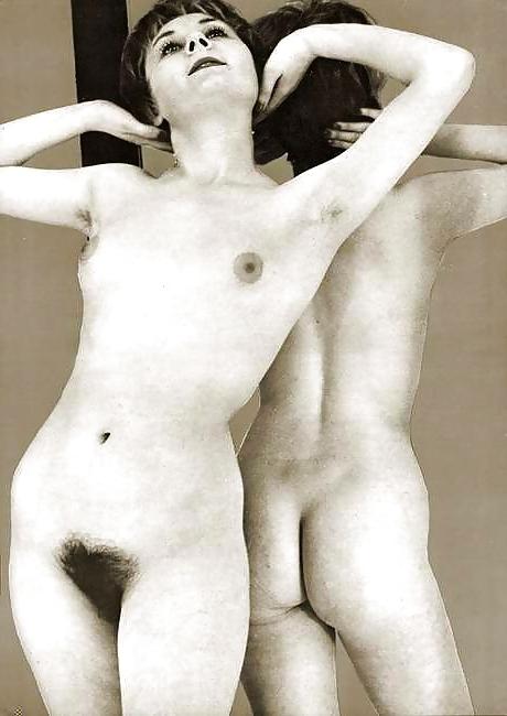 25P Retro Babes Black n White 2