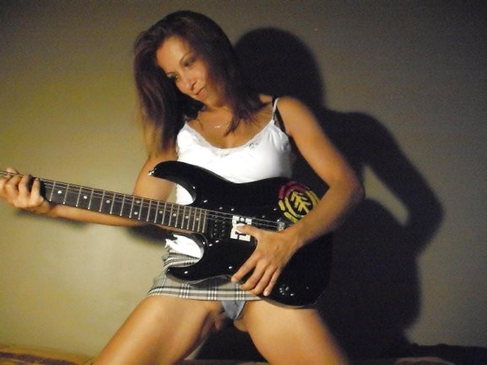 25P The most famous girls on the net 42