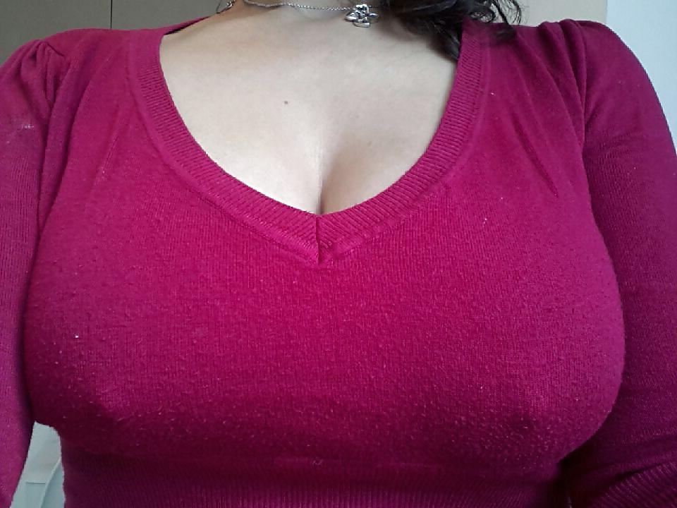 4P Sans soutif et culotte au boulot