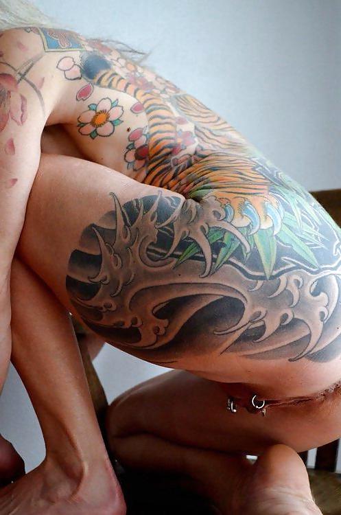18P Forlovers of pierced Pussy and Nipples