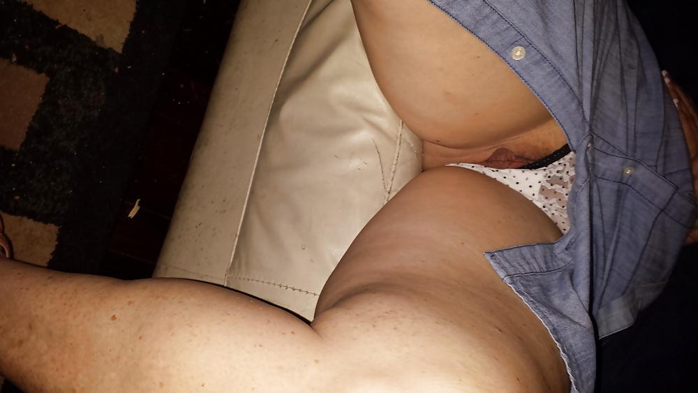 18P Flashing pussy in public