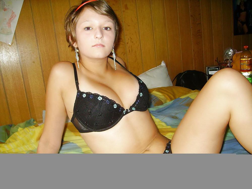 24P Short Hair Teen