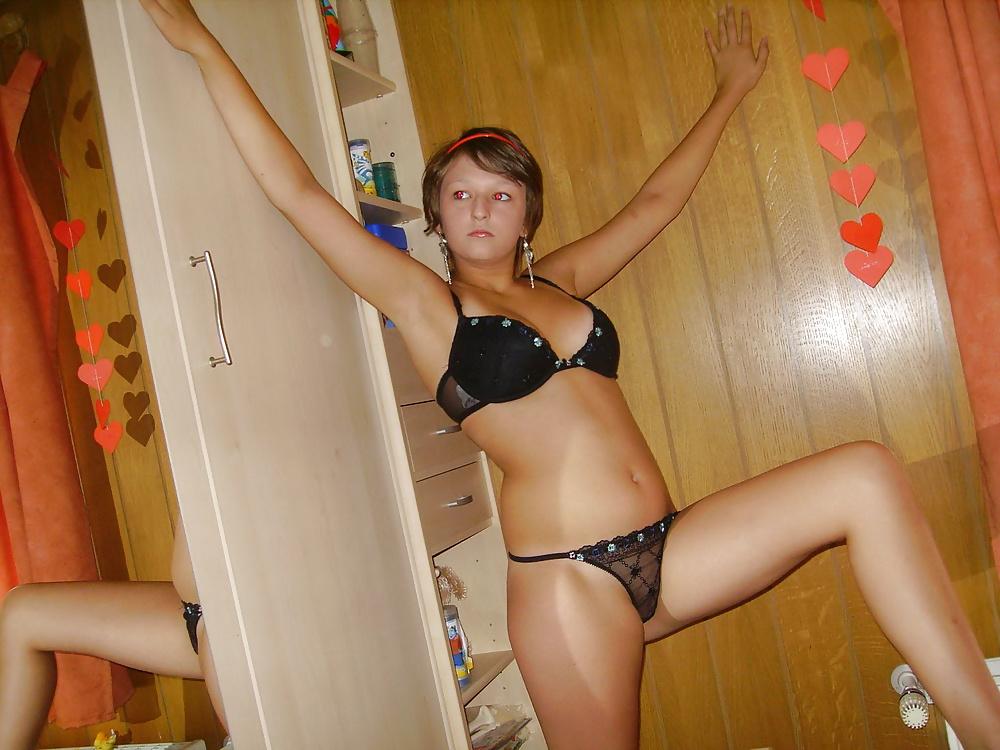 24P Short Hair Teen