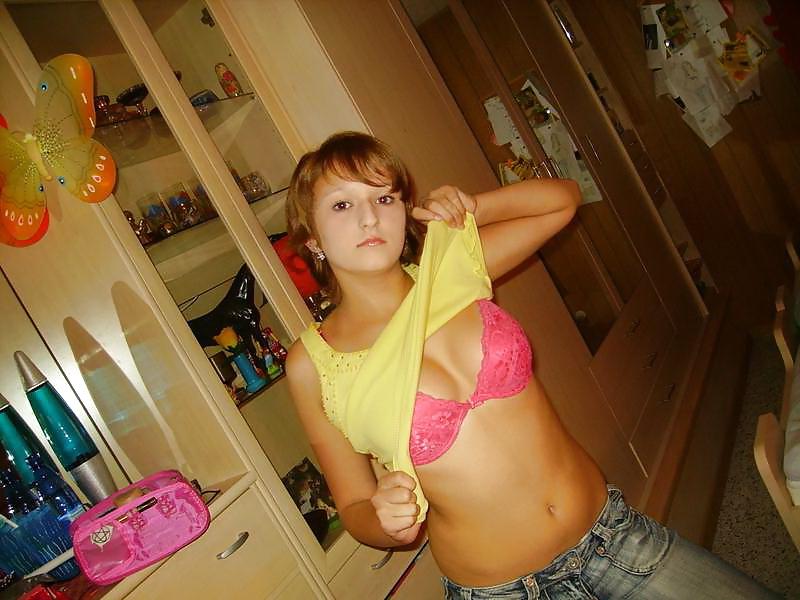 24P Short Hair Teen