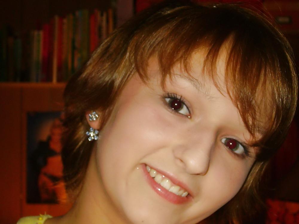 24P Short Hair Teen