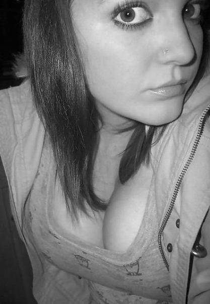 25P Winter (a.k.a 'internet famous' Epic Cleavage Girl!)