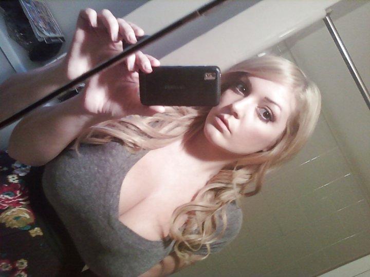 25P Winter (a.k.a 'internet famous' Epic Cleavage Girl!)