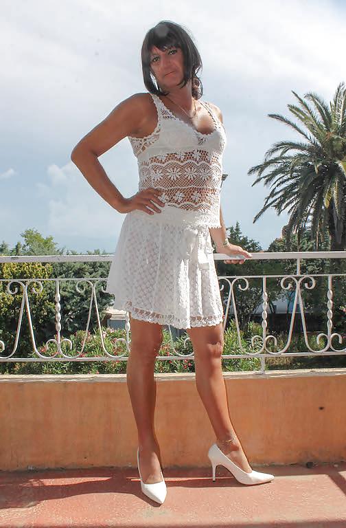 25P White Lace