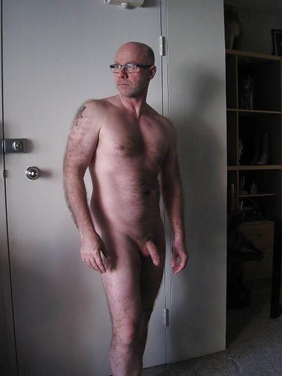 25P Gorgeous men naked