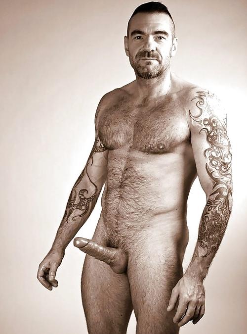 25P Gorgeous men naked