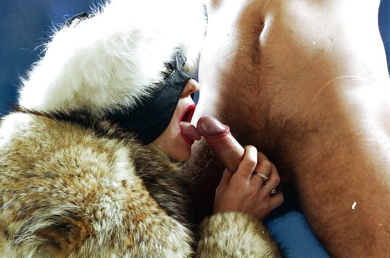 25P Vanessa in Furs & Femdom