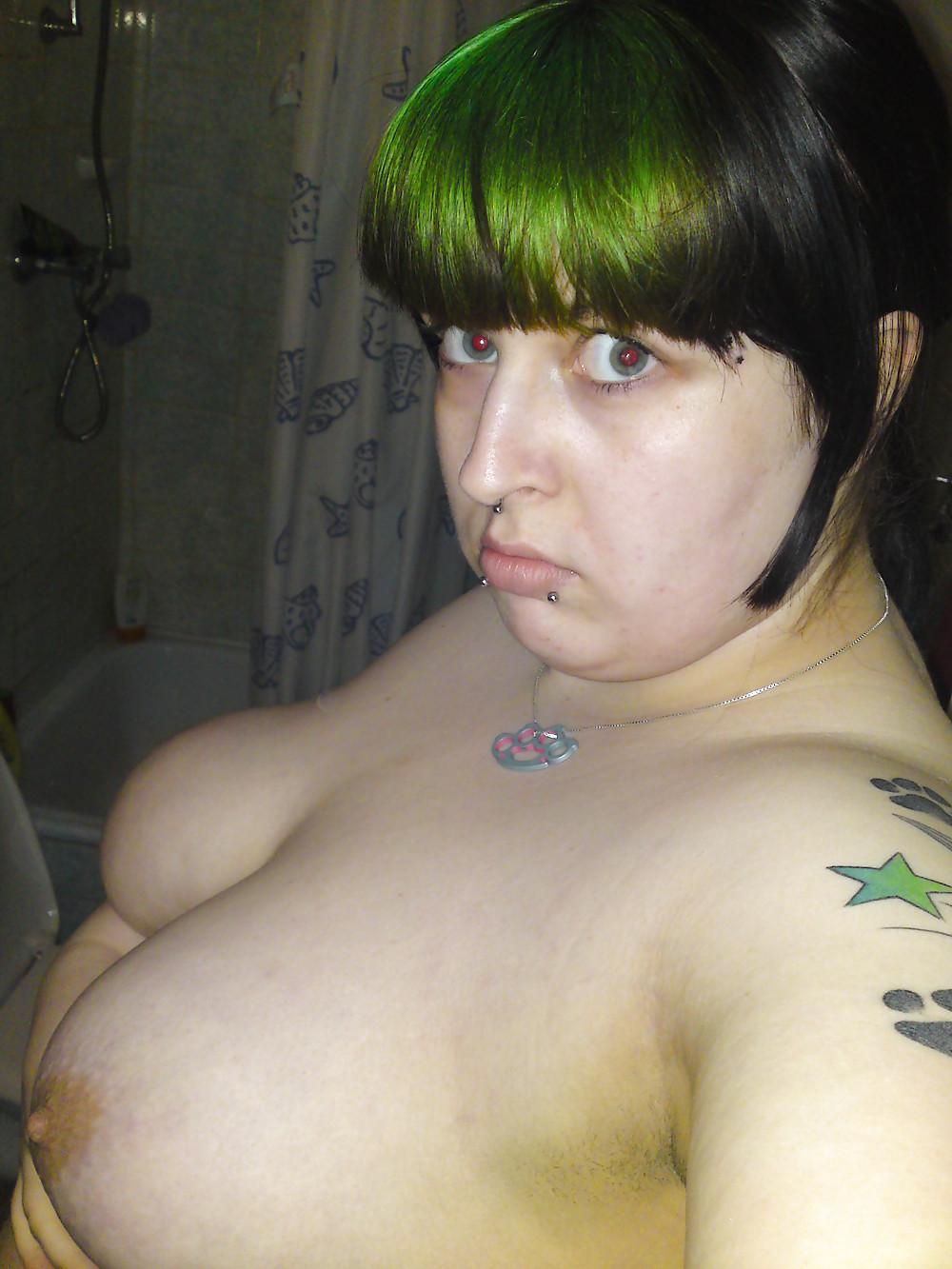 25P Fat Green Hair Punk Slut
