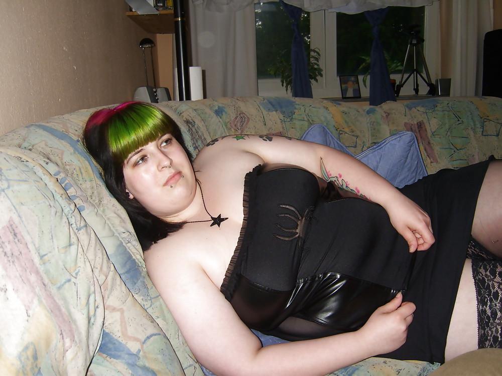 25P Fat Green Hair Punk Slut