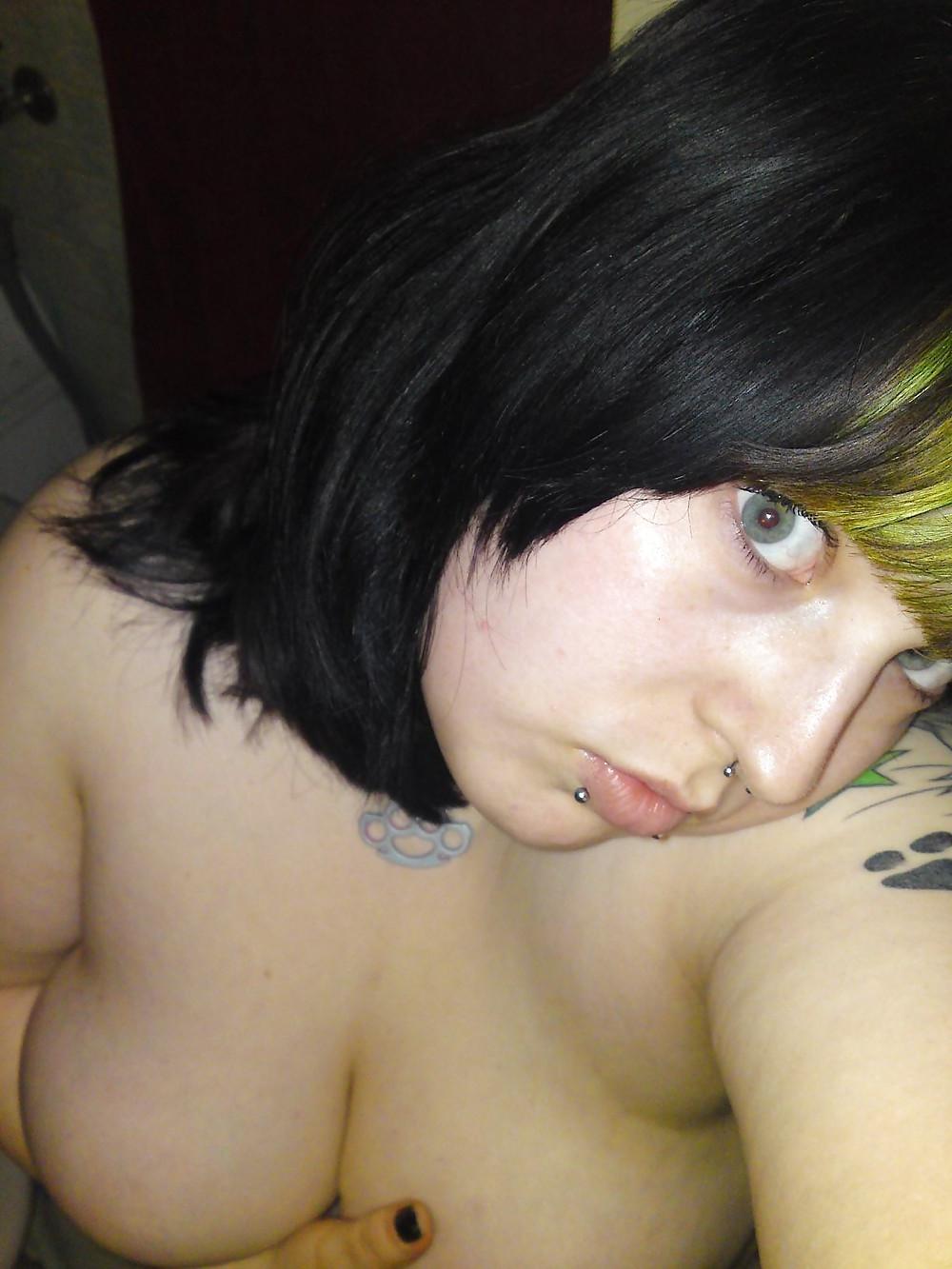 25P Fat Green Hair Punk Slut