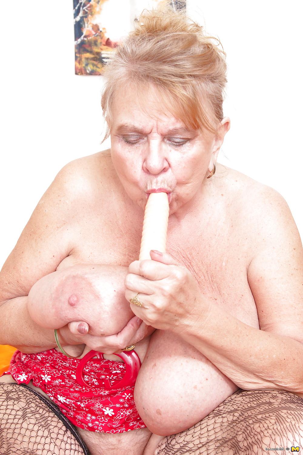 25P Old BBW granny with HUGE saggy tits PART 3