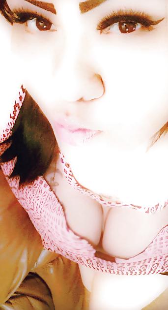 10P Latina cleavage