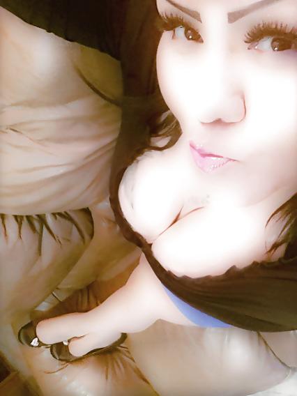 10P Latina cleavage