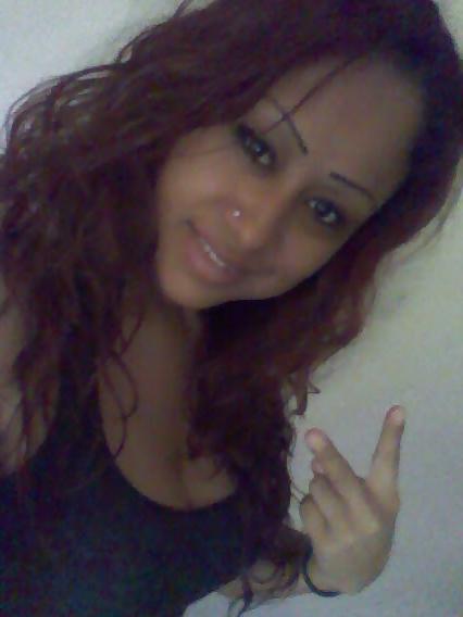 11P Latina milf cleavage
