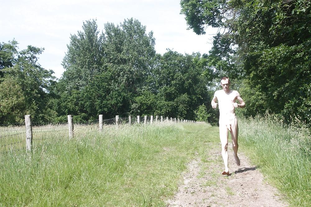 25P Nude in nature