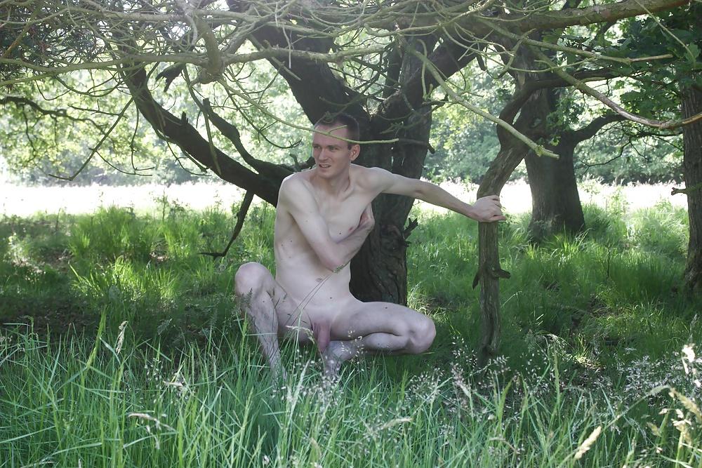 25P Nude in nature