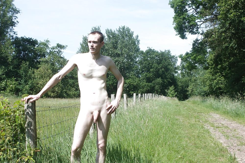 25P Nude in nature