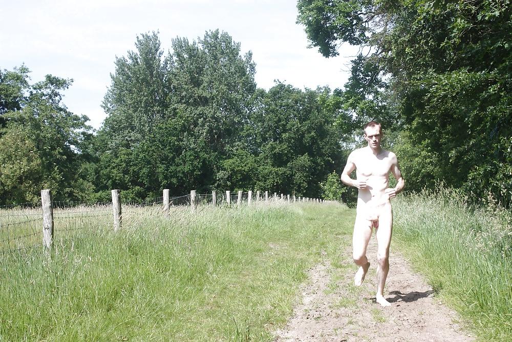 25P Nude in nature