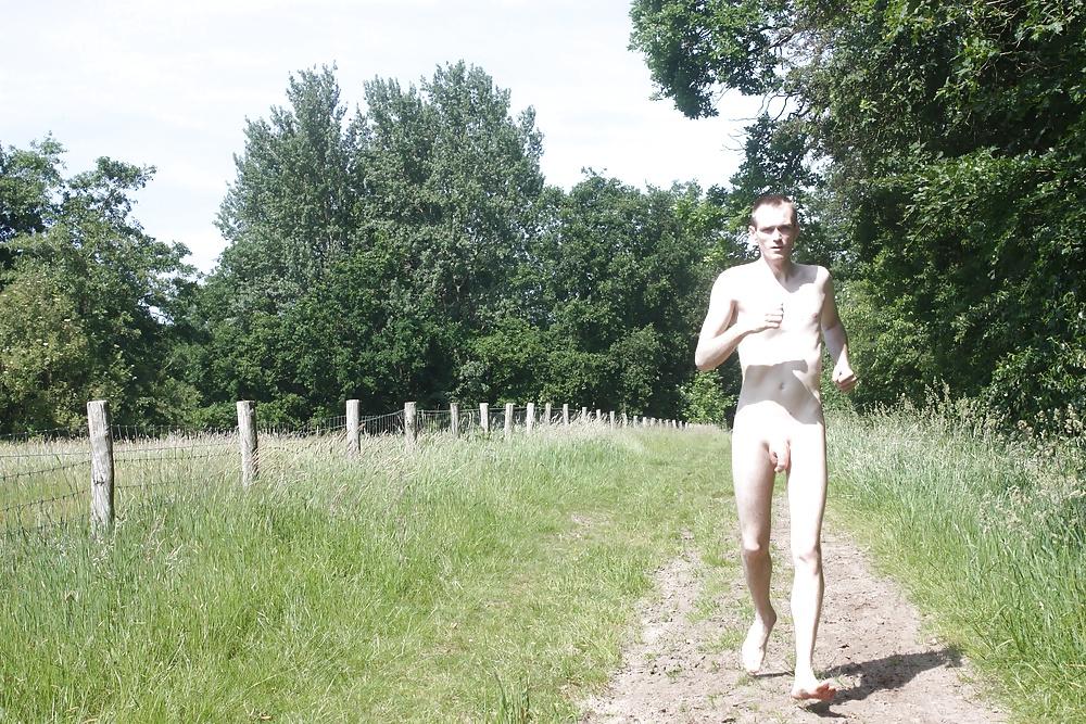 25P Nude in nature