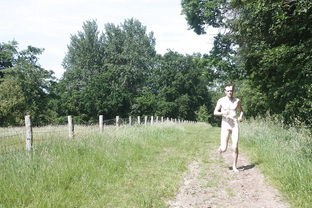 25P Nude in nature