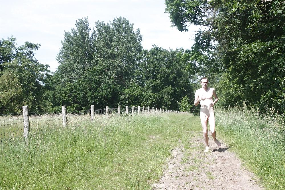 25P Nude in nature