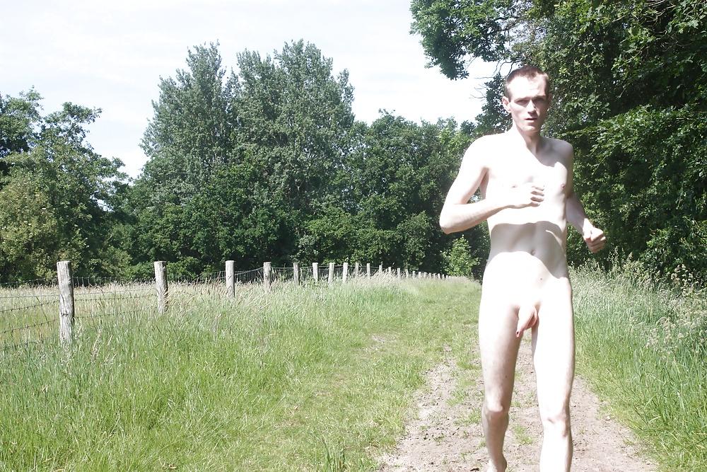 25P Nude in nature