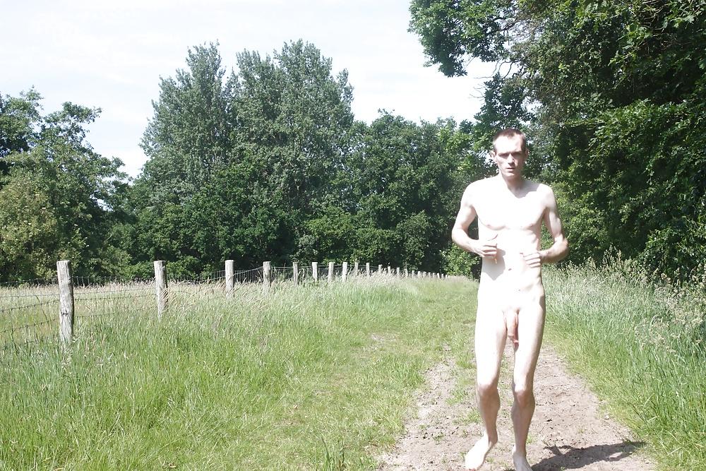 25P Nude in nature