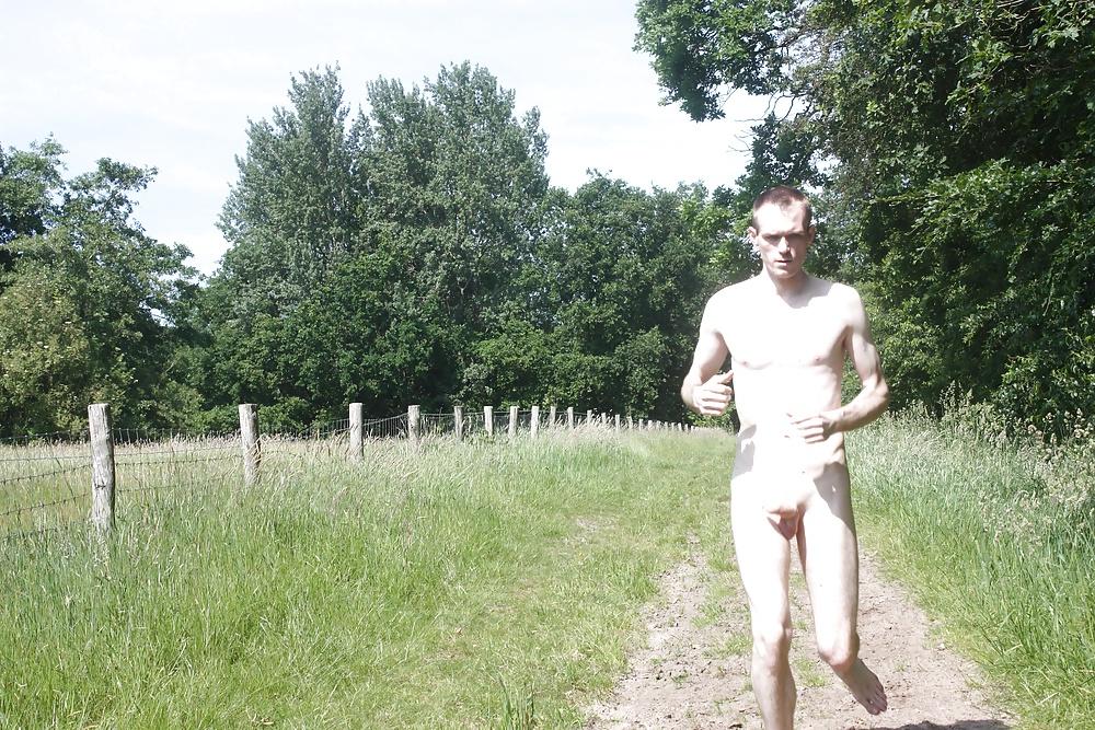 25P Nude in nature