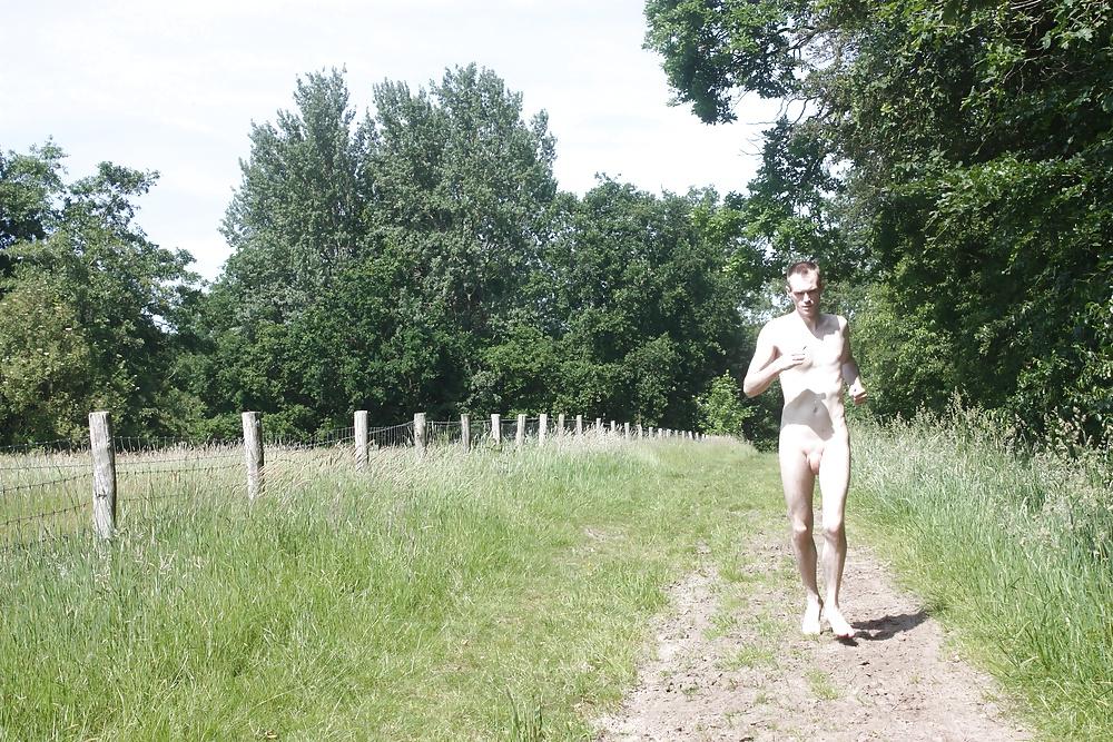 25P Nude in nature