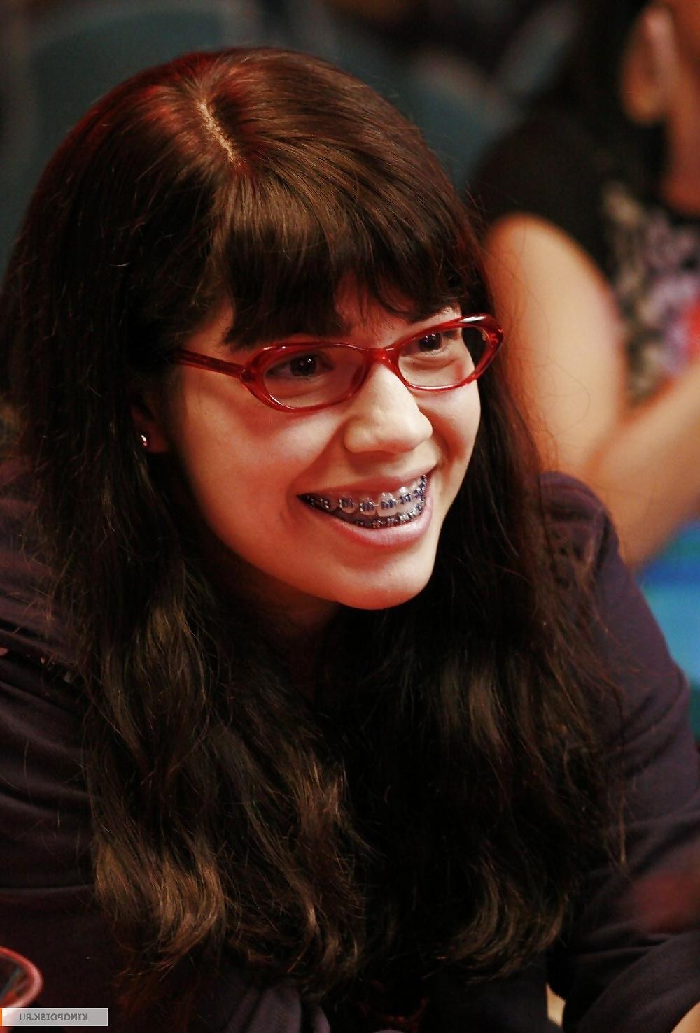 25P Ugly Betty Suarez America Ferrera Pictures