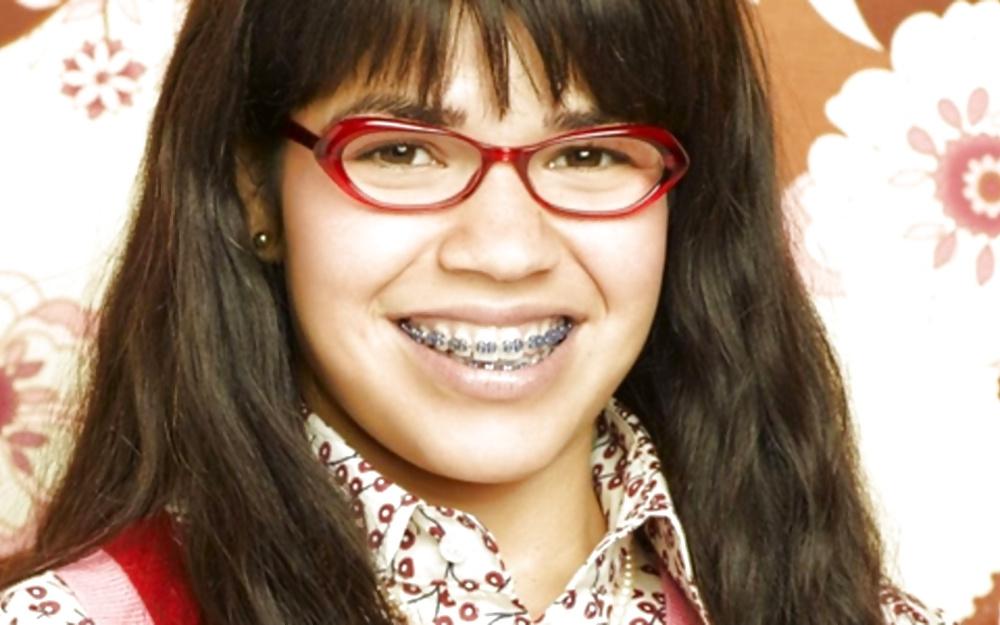 25P Ugly Betty Suarez America Ferrera Pictures