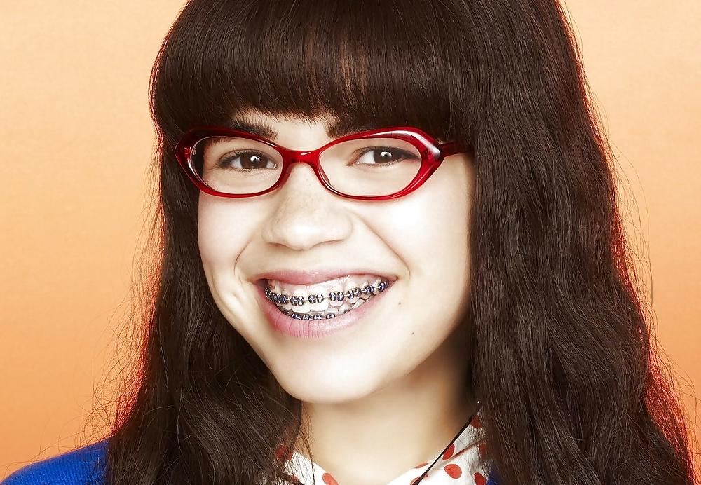 25P Ugly Betty Suarez America Ferrera Pictures