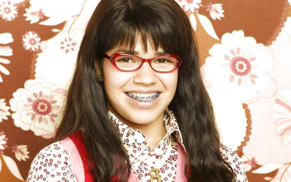 25P Ugly Betty Suarez America Ferrera Pictures