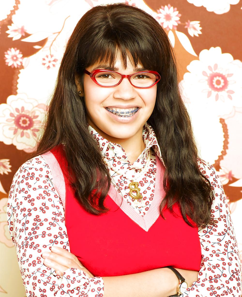 25P Ugly Betty Suarez America Ferrera Pictures