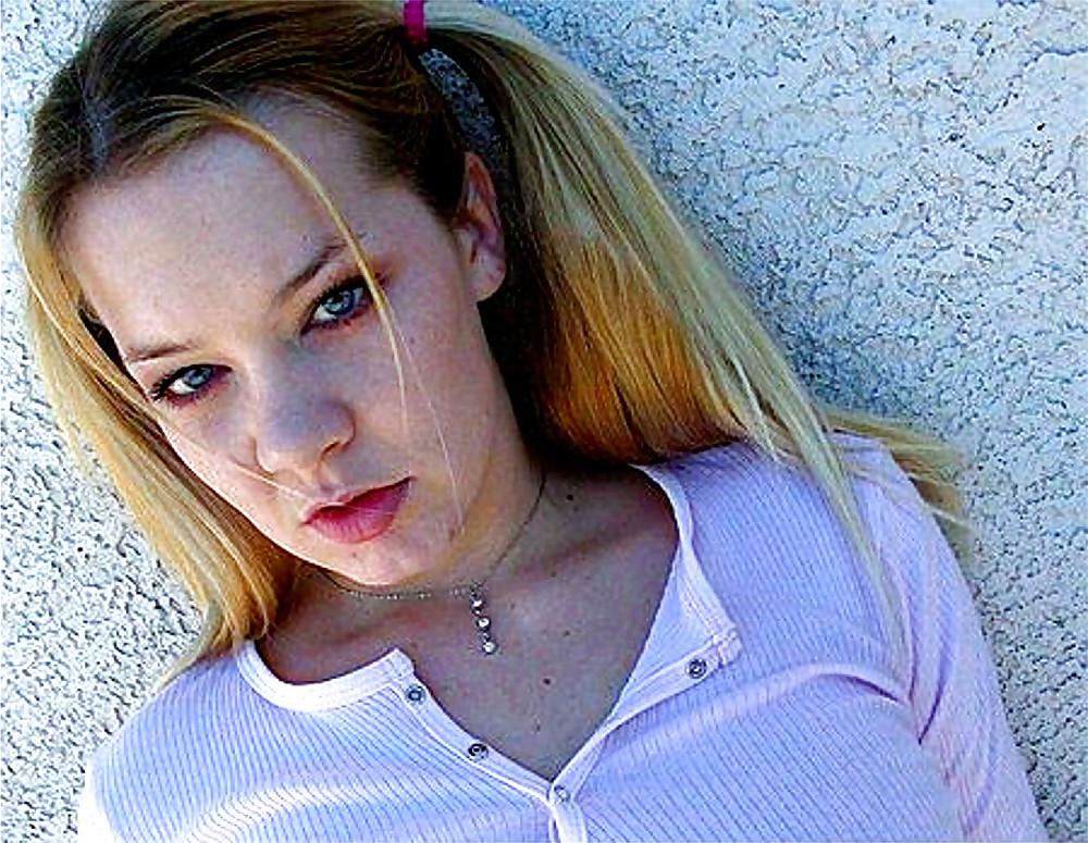 25P Delicious British Model Melisa 1 Horizontal