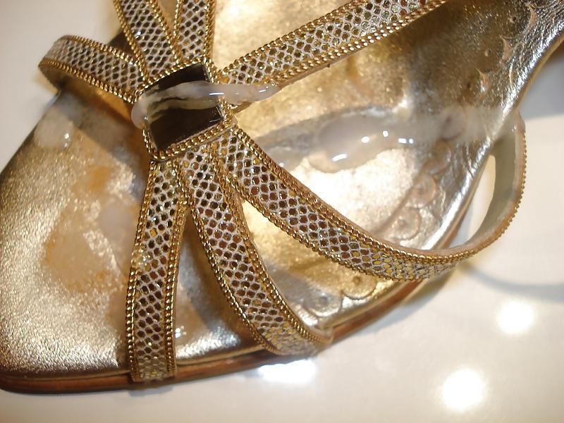 8P Gold sandals 