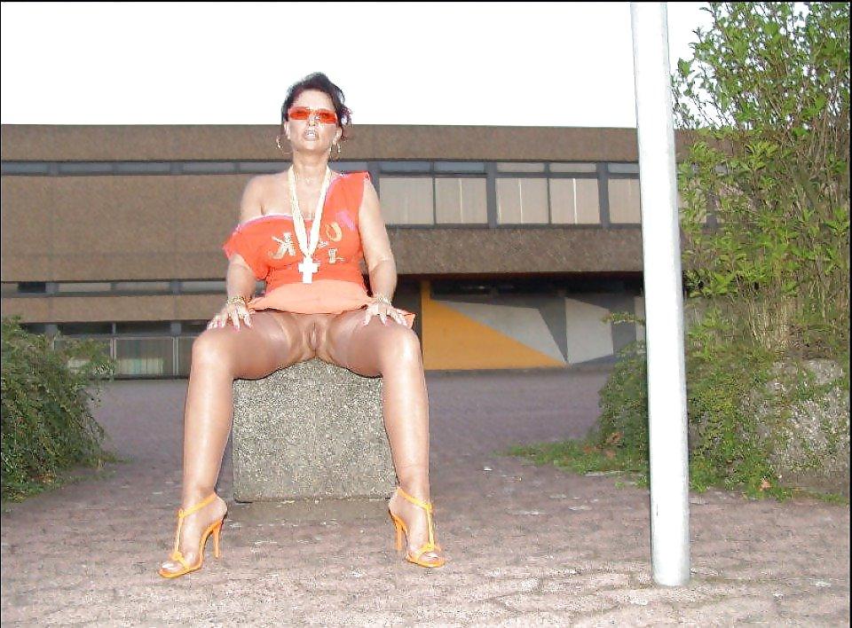 18P Weit und offen in Public -21-